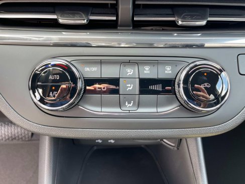 New 2025 Buick Envista Preferred image 23