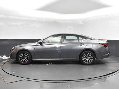 Used 2023 Nissan Altima 2.5 SV image 4