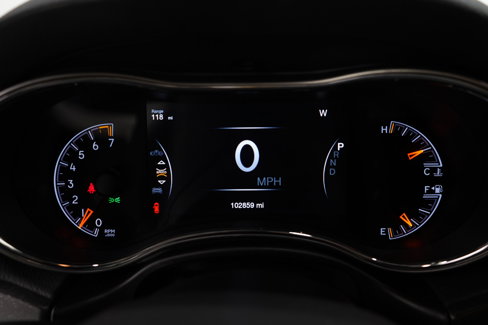 Used 2018 Jeep Grand Cherokee Altitude image 20