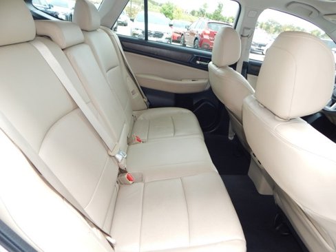 Used 2017 Subaru Outback 2.5i Limited image 16