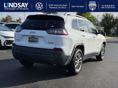 Used 2019 Jeep Cherokee Latitude Plus image 2