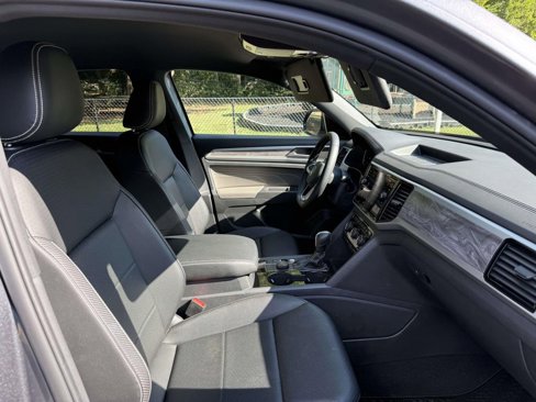 Used 2023 Volkswagen Atlas Cross Sport SE image 16