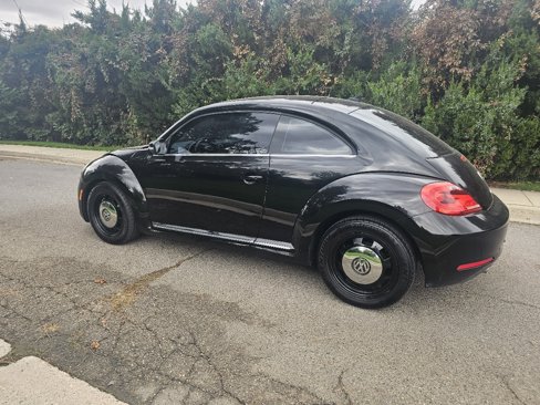 Used 2013 Volkswagen Beetle TDI image 3