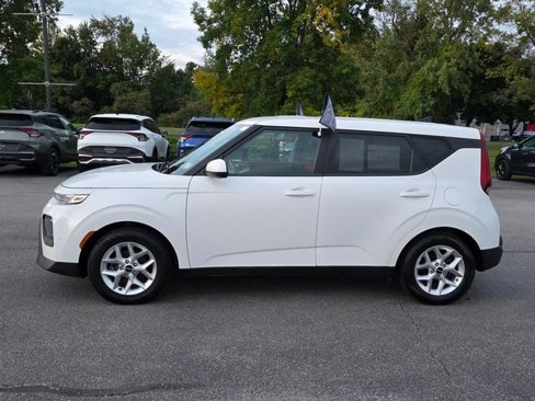 Certified 2022 Kia Soul LX w/ Technology Package image 5