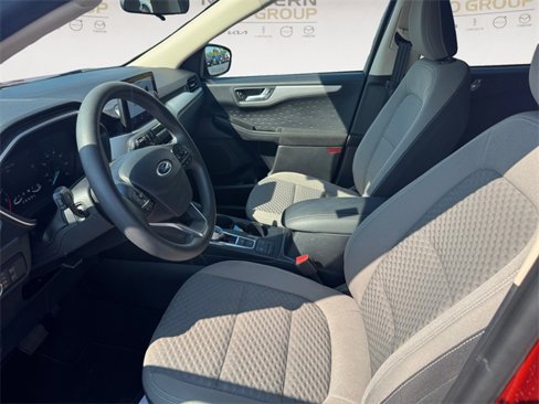 Used 2020 Ford Escape SE image 9
