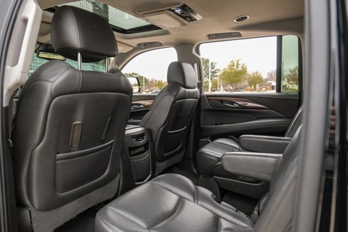 Used 2017 Cadillac Escalade ESV Luxury image 40