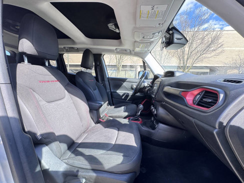 Used 2017 Jeep Renegade Trailhawk image 14
