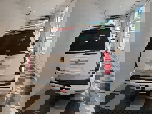 Used 2008 Chevrolet Suburban LT image 4