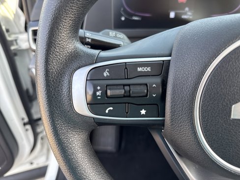 Used 2023 Kia Sportage LX image 16