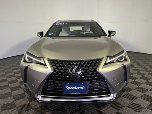 Used 2021 Lexus UX 200 image 3