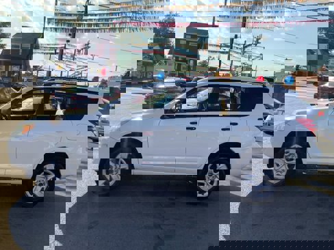 Used 2011 Toyota RAV4 4WD image 4