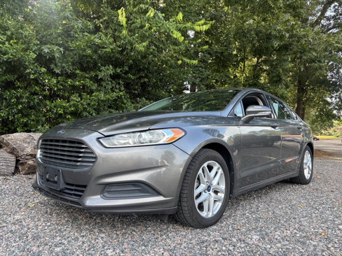 Used 2014 Ford Fusion SE image 3