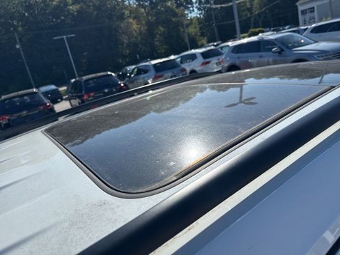 Certified 2021 Volkswagen Tiguan SE w/ Panoramic Sunroof Package image 12