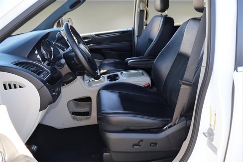 Used 2017 Dodge Grand Caravan SXT image 14