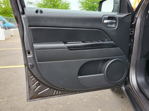 Certified 2016 Jeep Patriot High Altitude image 9
