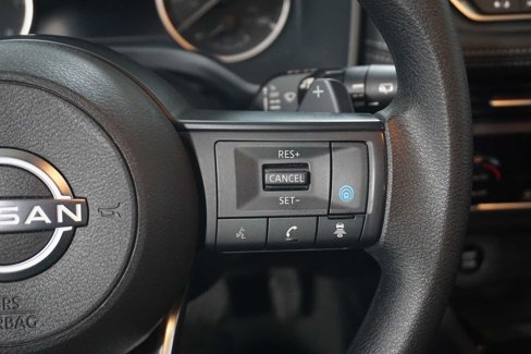 Used 2024 Nissan Rogue SV image 24