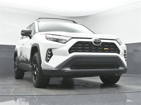 Used 2022 Toyota RAV4 XLE image 10