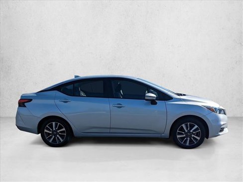 Used 2021 Nissan Versa SV image 4