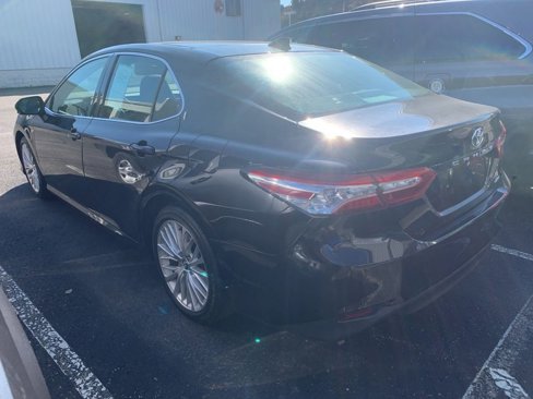 Used 2020 Toyota Camry XLE image 4