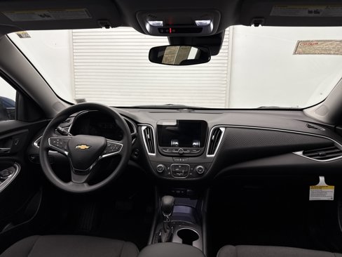 Certified 2025 Chevrolet Malibu LS image 17