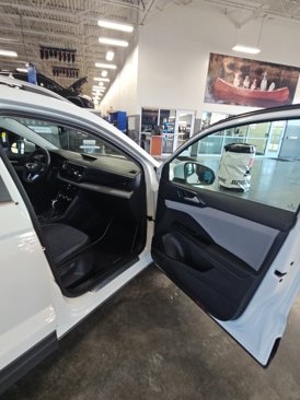 Used 2023 Volkswagen Taos SE w/ Panoramic Sunroof Package image 38