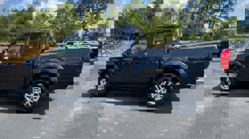Used 2019 Nissan Frontier SV image 6