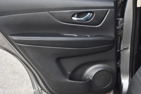 Used 2017 Nissan Rogue SV image 36