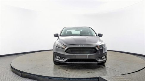 Used 2018 Ford Focus SE w/ SE Appearance Package image 11
