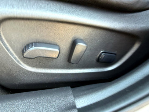 Used 2017 Nissan Rogue SV image 12