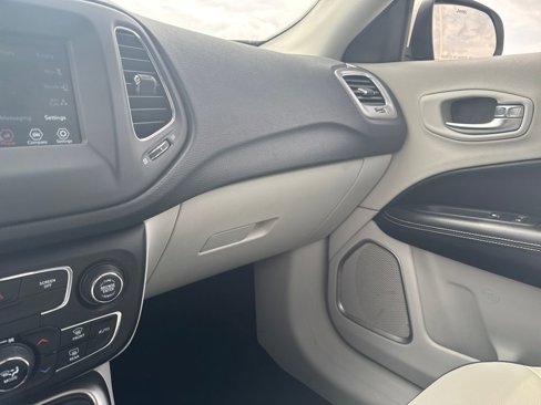 Used 2018 Jeep Compass Latitude w/ Popular Equipment Group image 22