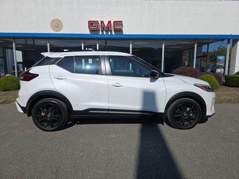 Used 2024 Nissan Kicks SR w/ SR Premium Package image 2