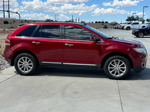 Used 2013 Lincoln MKX AWD image 3