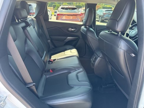 Used 2021 Jeep Cherokee Latitude Plus image 14