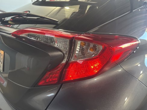 Used 2022 Toyota C-HR XLE image 16
