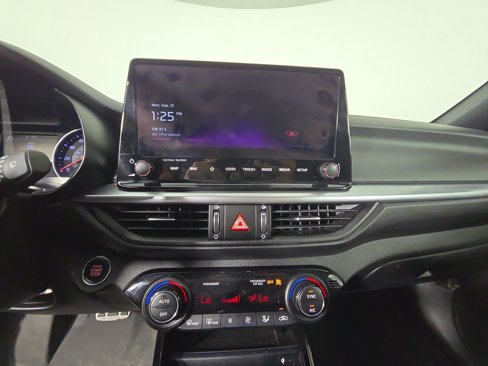 Used 2023 Kia Forte GT-Line w/ GT-Line Premium Package image 19