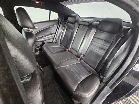 Used 2013 Dodge Charger SE image 19