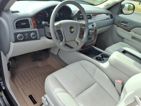 Used 2012 Chevrolet Avalanche LT image 6