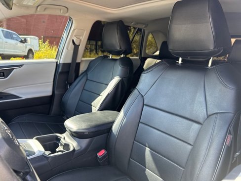 Used 2019 Toyota RAV4 XLE image 17