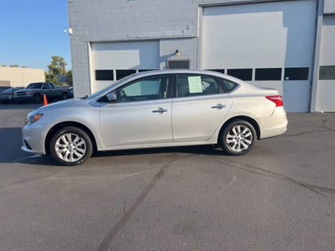 Used 2016 Nissan Sentra S image 17