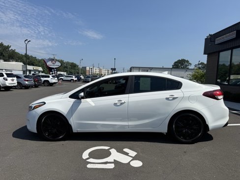 Used 2017 Kia Forte LX image 10