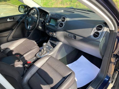 Used 2016 Volkswagen Tiguan S image 9