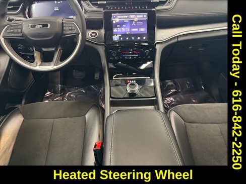 Used 2024 Jeep Grand Cherokee L Altitude image 15
