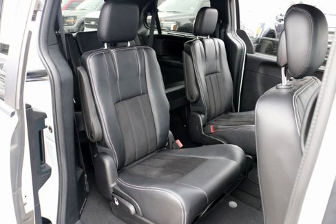 Used 2016 Dodge Grand Caravan SXT image 24
