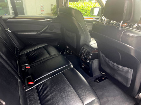 Used 2011 BMW X5 xDrive50i image 31