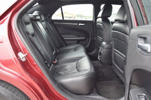 Used 2011 Chrysler 300 Limited image 23