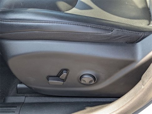 Used 2023 Jeep Cherokee Altitude Lux image 16