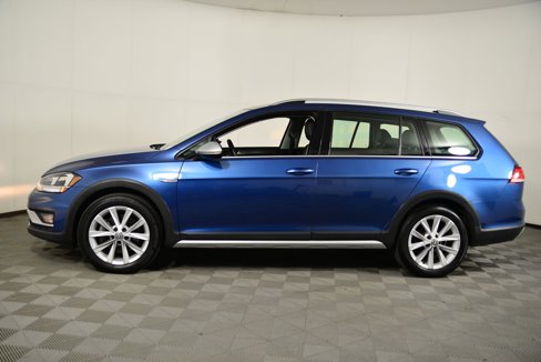 Used 2019 Volkswagen Golf Alltrack S image 2