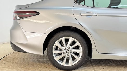 Used 2023 Toyota Camry LE image 11