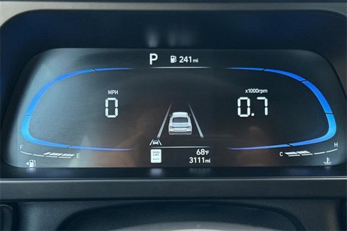 Certified 2025 Hyundai Elantra Sport image 24