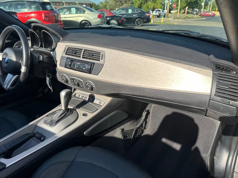 Used 2003 BMW Z4 3.0i image 11